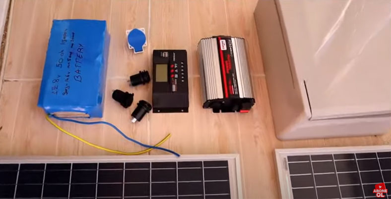 Portable solar power station